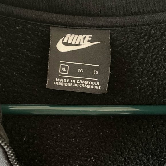 Nike Men's XL Coat with Classic Quarter Zip - Picture 3 of 4